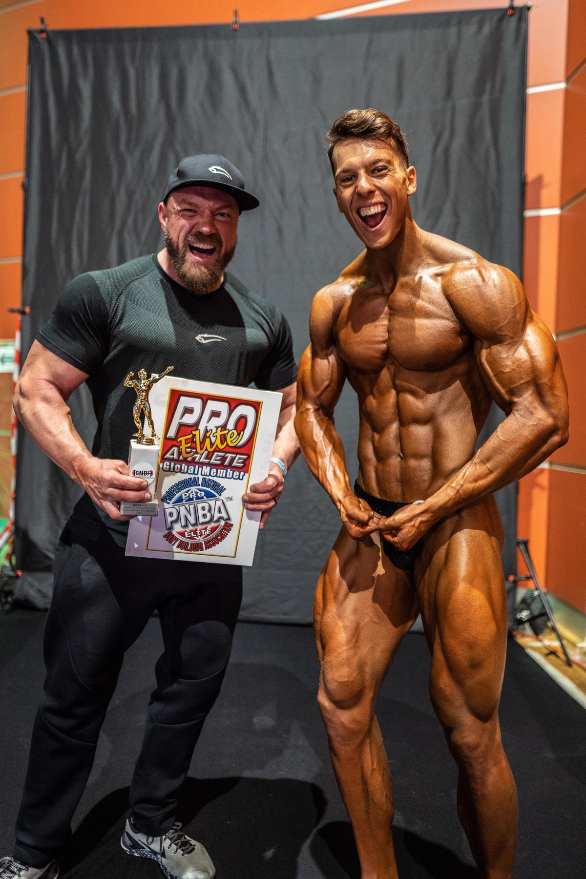 Johannes mit einem seiner Athleten